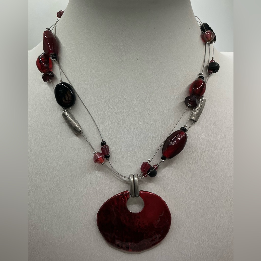 Chicos Silvertone Red Bead Wired Metallic Pendant Necklace 10$